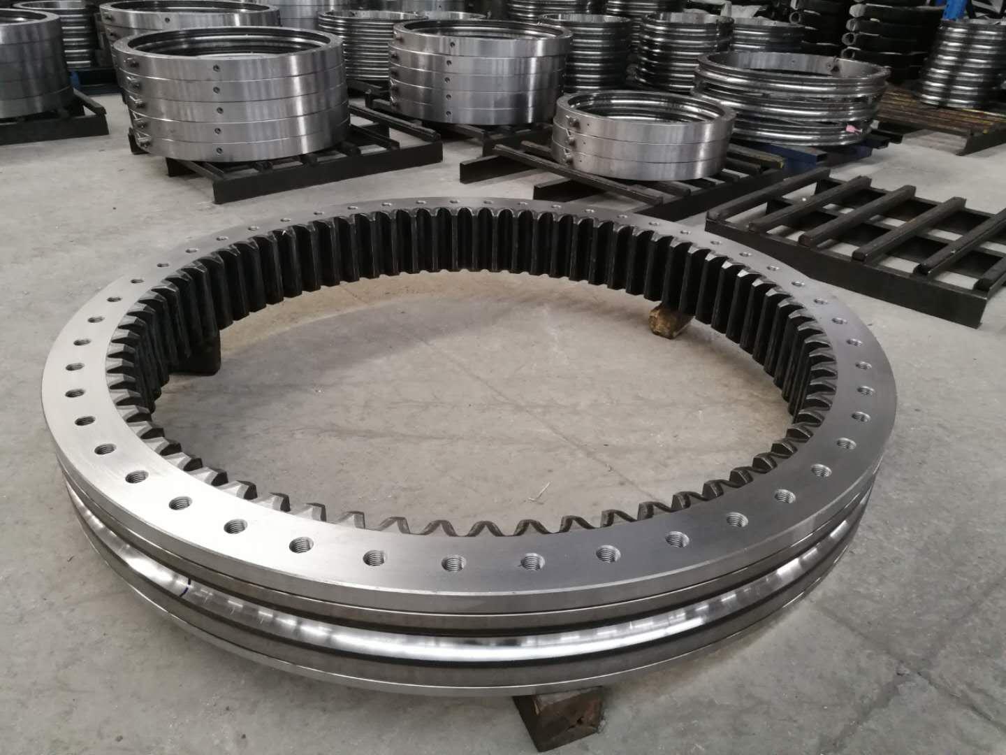 Slewing bearing disassembly method XZWD